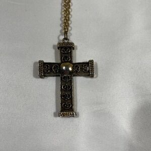 Unbranded Unisex Ornate Gold Tone Cross Pendant Necklace 24 in Whimsygoth Gothic